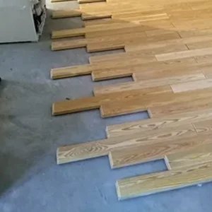 Кладка штучного паркета в разбежку (палубой)