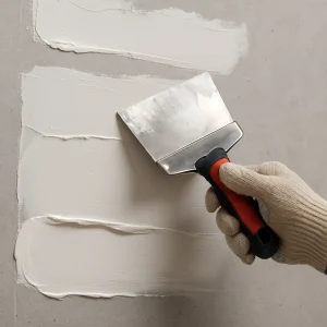 Шпатлевание штукатурных стен в три слоя